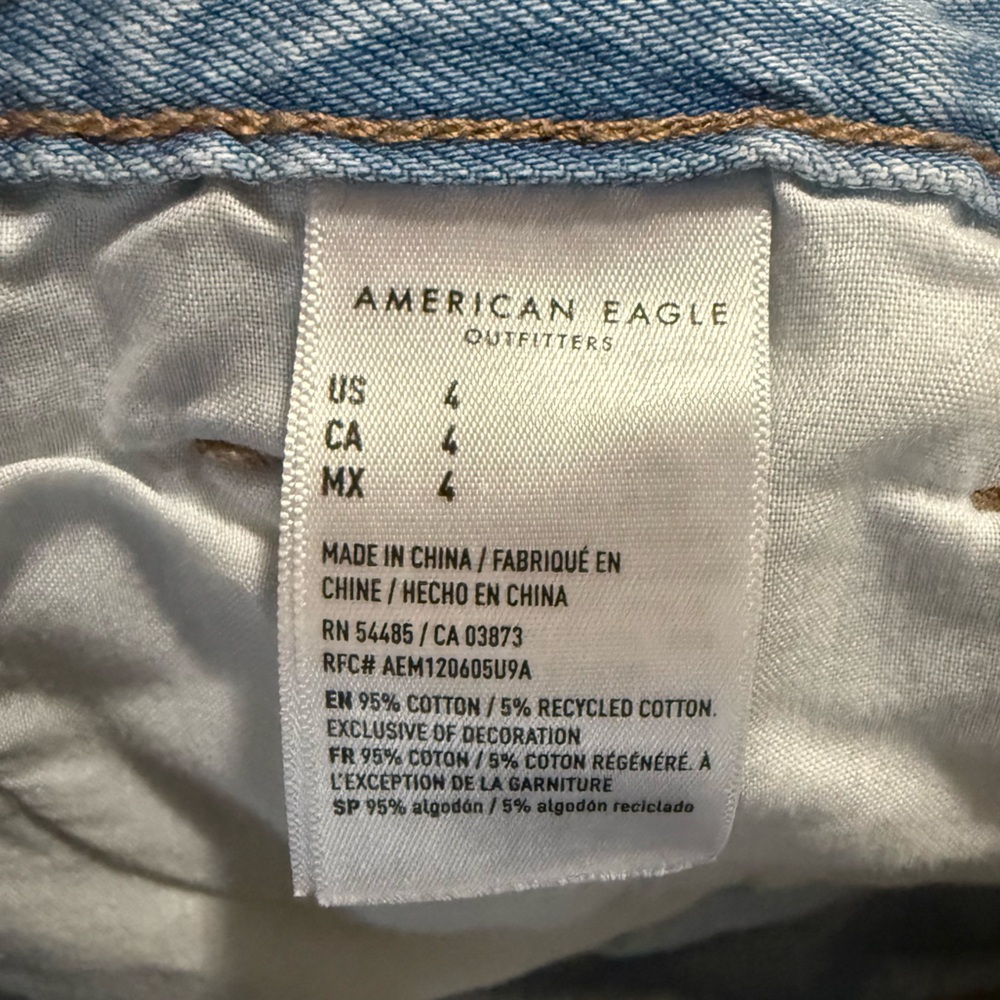 American Eagle Outfitters Highest Rise Baggy light wash denim shorts size 4 - Picture 5 of 5